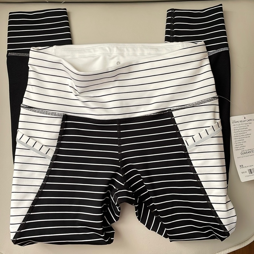 ✴️ NWT ATHLETA STRIPE RELAY CAPRI 2.0 BLACK WHITE SIZE XS EXTRA SMALL FIRM PRICE